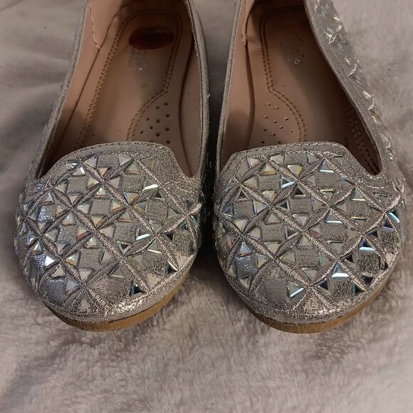 Link Comfort Silver Embellished Women's Flats - Picture 2 of 6